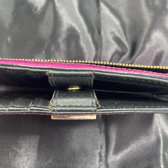 KATE SPADE NEW YORK HOT PINK WALLET WITH ICONIC NAME PLATE IN GOLD TONE - Picture 11 of 17